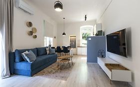 *** Lounge Terrace Apartment With The Harbour View / City Centre ***